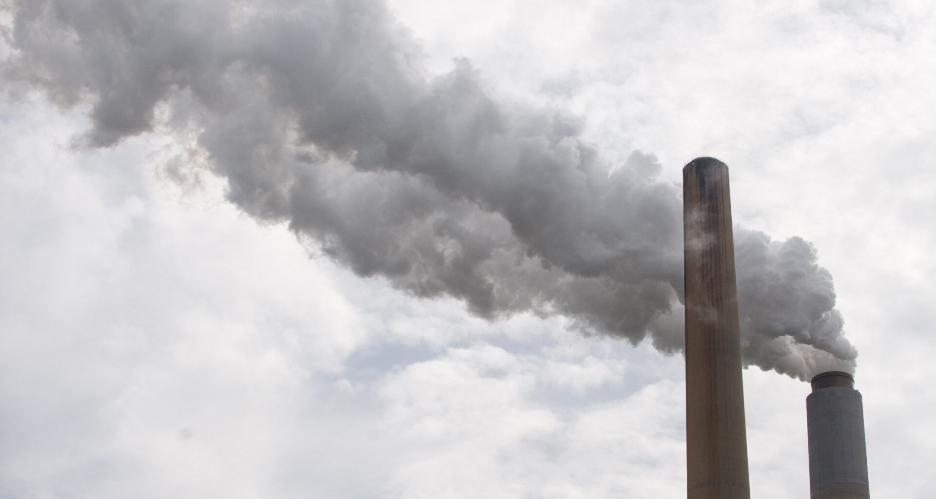 Power plant smokestack pollution
