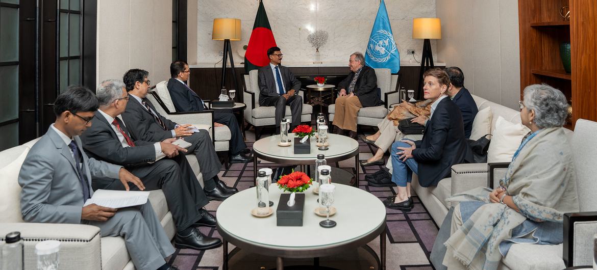 UN Secretary-General António Guterres meets with Bangladeshi Foreign Adviser, Touhid Hossain, in Dhaka.