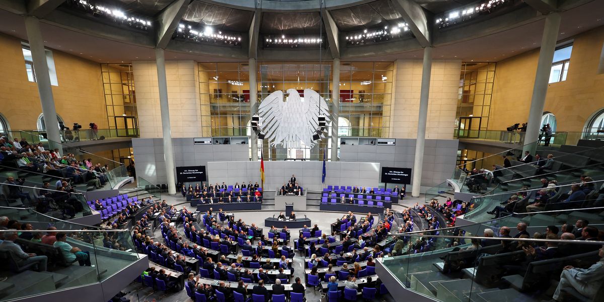 Germany moves to amend constitution to get on war footing