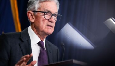 Economist Says Fed Warning Shows Trump Driving US Economy 'Toward Disaster'