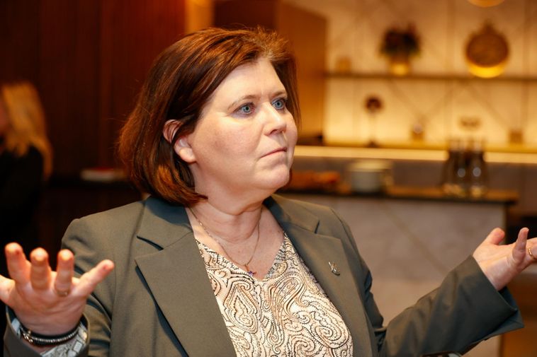 Minister of Children’s Affairs resigns amid scandal