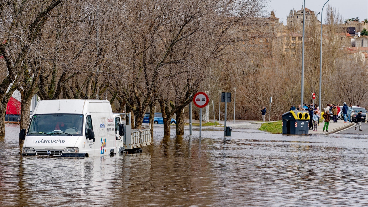 Ávila declara el "estado de emergencia" y alerta naranja en todo el litoral gallego este sábado