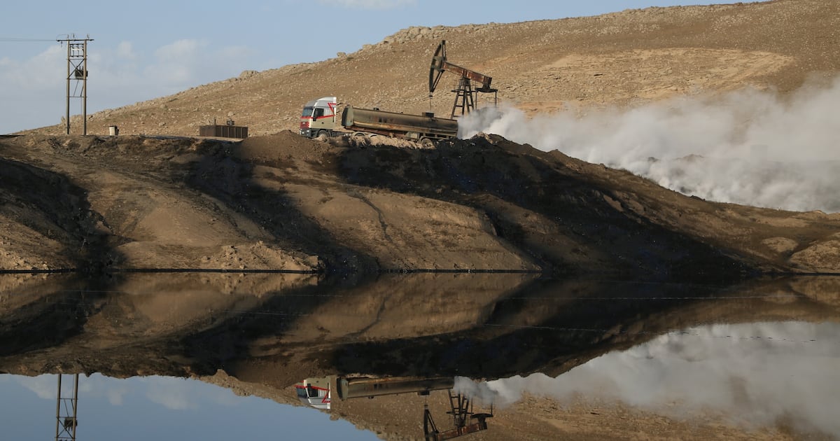 Western sanctions relief will not bring big oil firms back to Syria immediately, analysts say