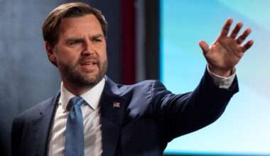 USAs visepresident sier han blir med kona til Grønland