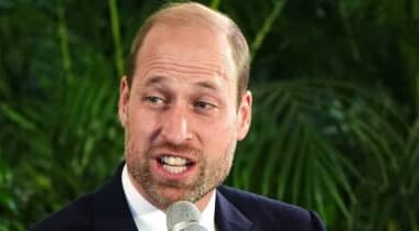 Prince William concerned about impact of mobile phone use ｜ BANG Showbiz English