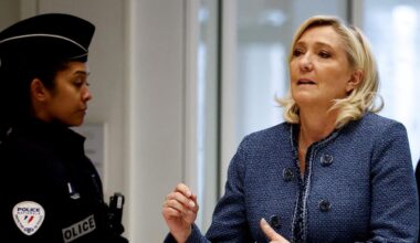 En direct, procès de Marine Le Pen : l’ex-présidente du RN condamnée à quatre ans de prison, dont deux ferme, et à cinq ans d’inéligibilité avec application immédiate.