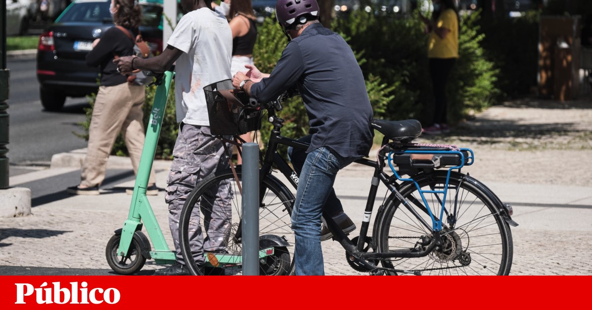 Três ciclistas atropelados em Oeiras. Condutor está em fuga | Acidentes