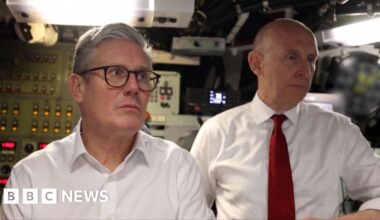 Starmer visits UK nuclear-armed submarine