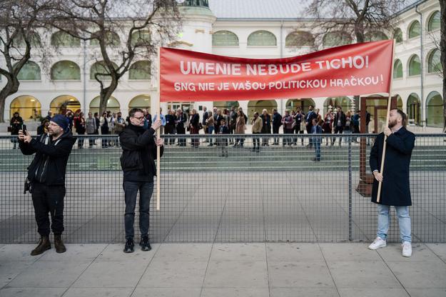 A relay protest outside Bratislava’s Slovak National Gallery