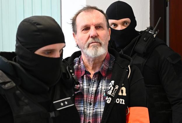 Juraj Cintula.