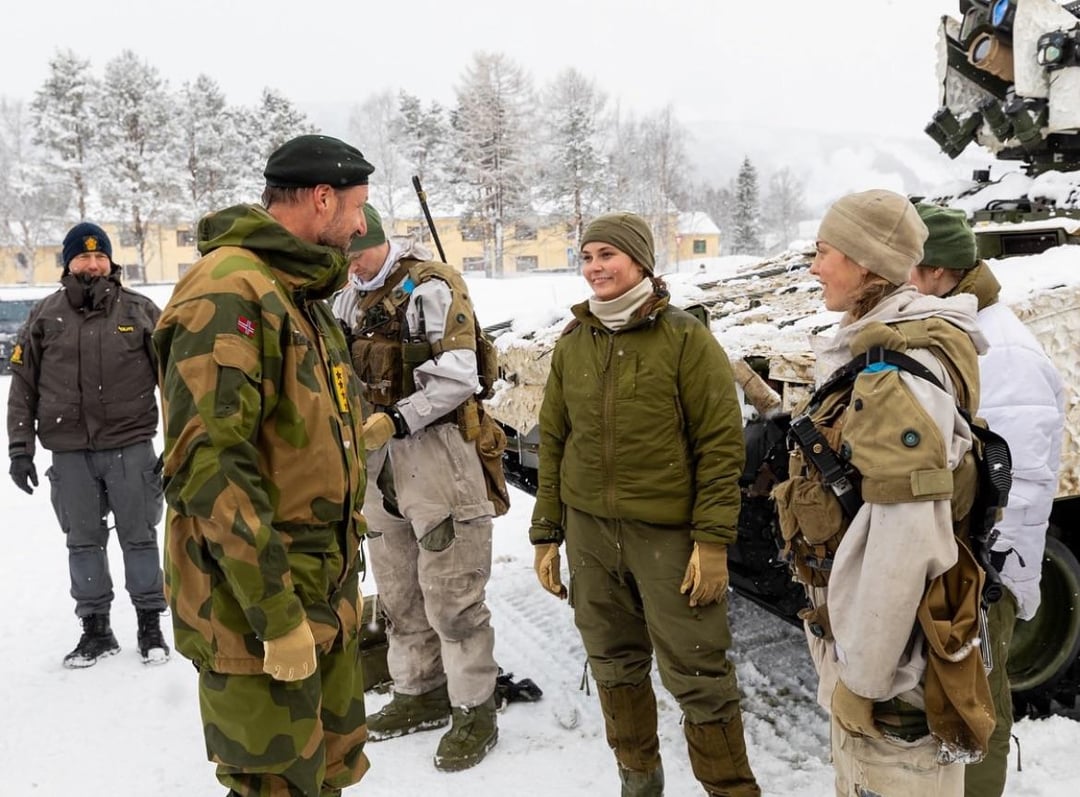Crown Prince Haakon Visits Ingrid Alexandra's Battalion in Troms