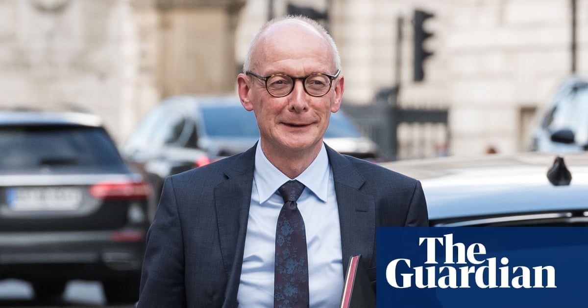 Civil service to be told to slash more than £2bn a year from budget by 2030 | Civil service