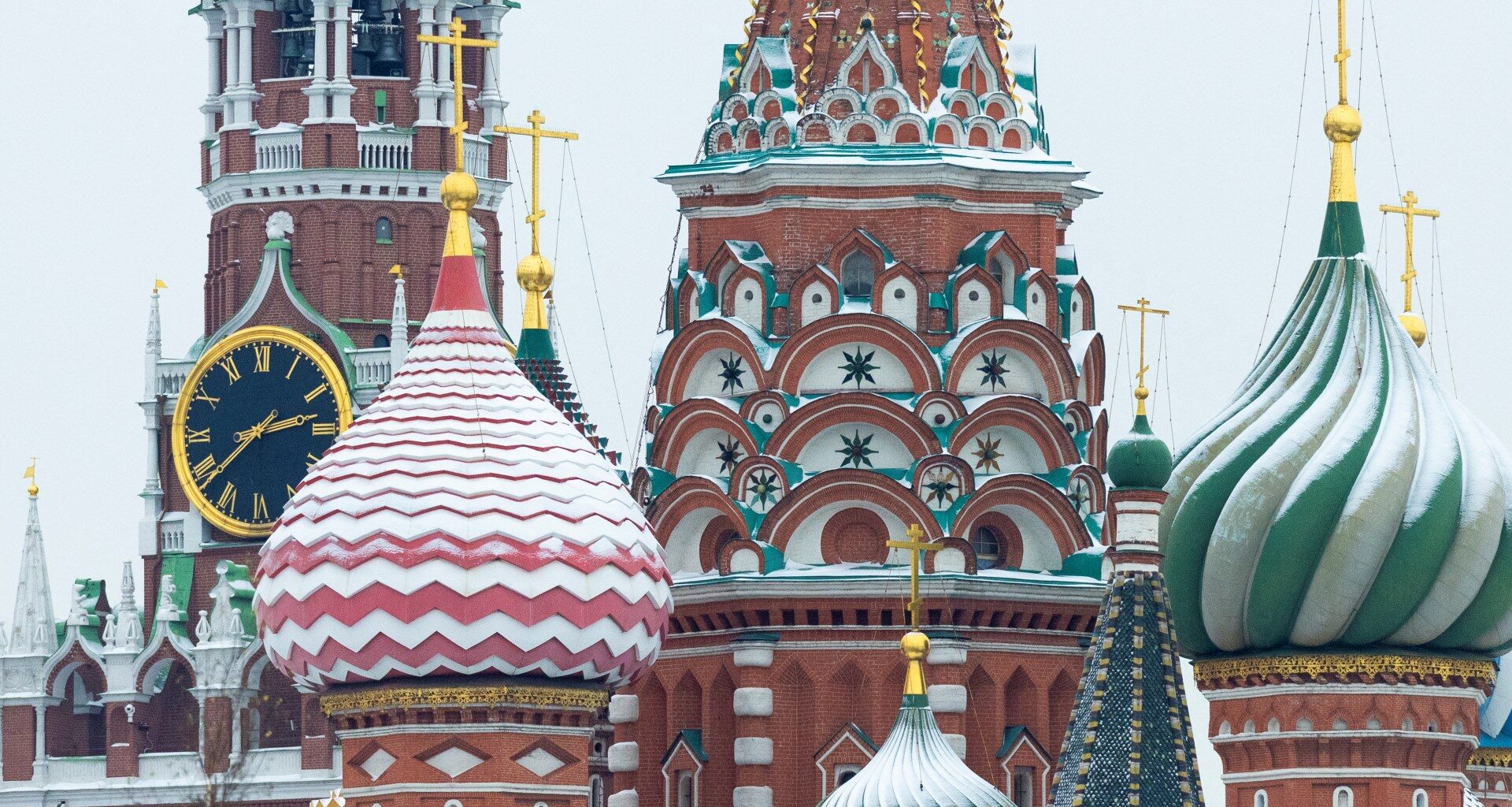 Russia expels two British diplomats for alleged spying | Politics News