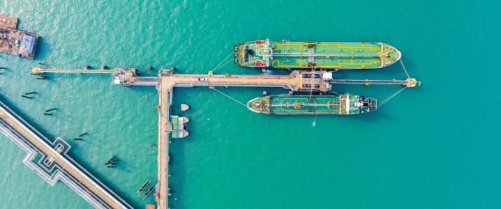 Oil tanker