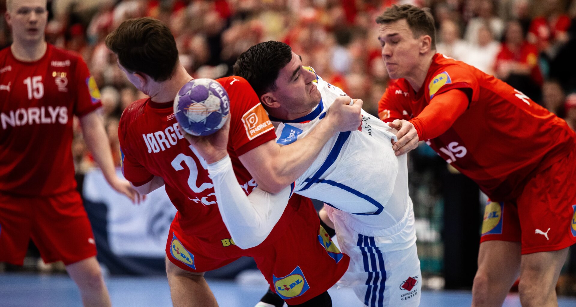 France complete the double over Denmark, Sweden take the Nordic derby