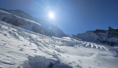 Norwegian Snowboarder Dies After Plummeting Into Crevasse at Saas-Fee, Switzerland