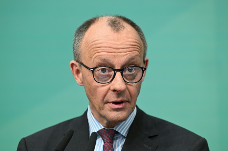 Nach einem gemeinsamen Treffen in Brüssel haben der voraussichtliche künftige Bundeskanzler Friedrich Merz (CDU) und Nato-Generalsekretär Mark Rutte mehr Investitionen in die europäische Verteidigung gefordert. (RALF HIRSCHBERGER)