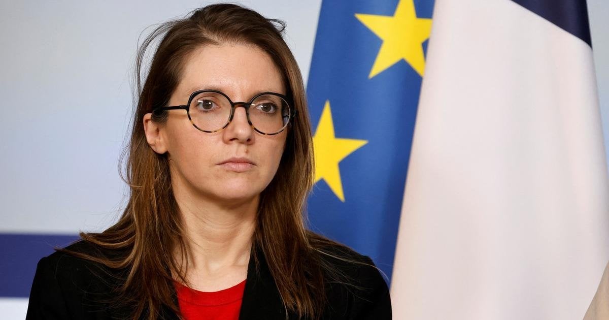 «Une République de l’infantilisation» : Aurore Bergé dénonce les «désistements systématiques» face au RN lors des législatives