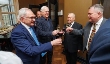 FOTOD | Riigikogus tähistati piduliku koosolekuga Eesti Vabariigi taastamise algust