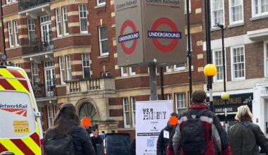 We R Blighty scammers are outside Marylebone this morning.