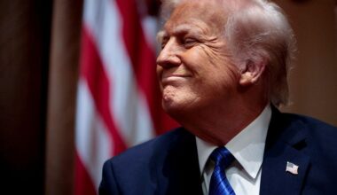 Ingmar Nevéus: Chattskandalen visar vem som är ”Trumps hjärna” i Washington