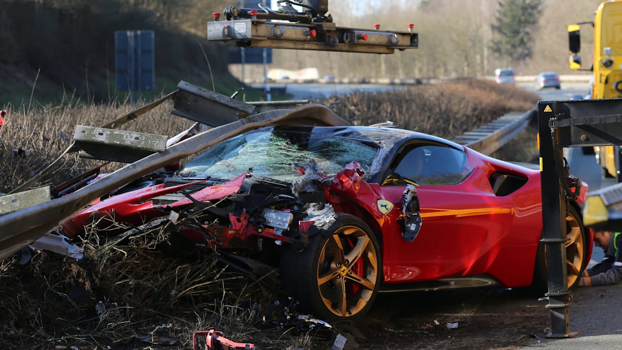 Unfall mit Ferrari bei Probefahrt: Halbe Million Schaden | Regional
