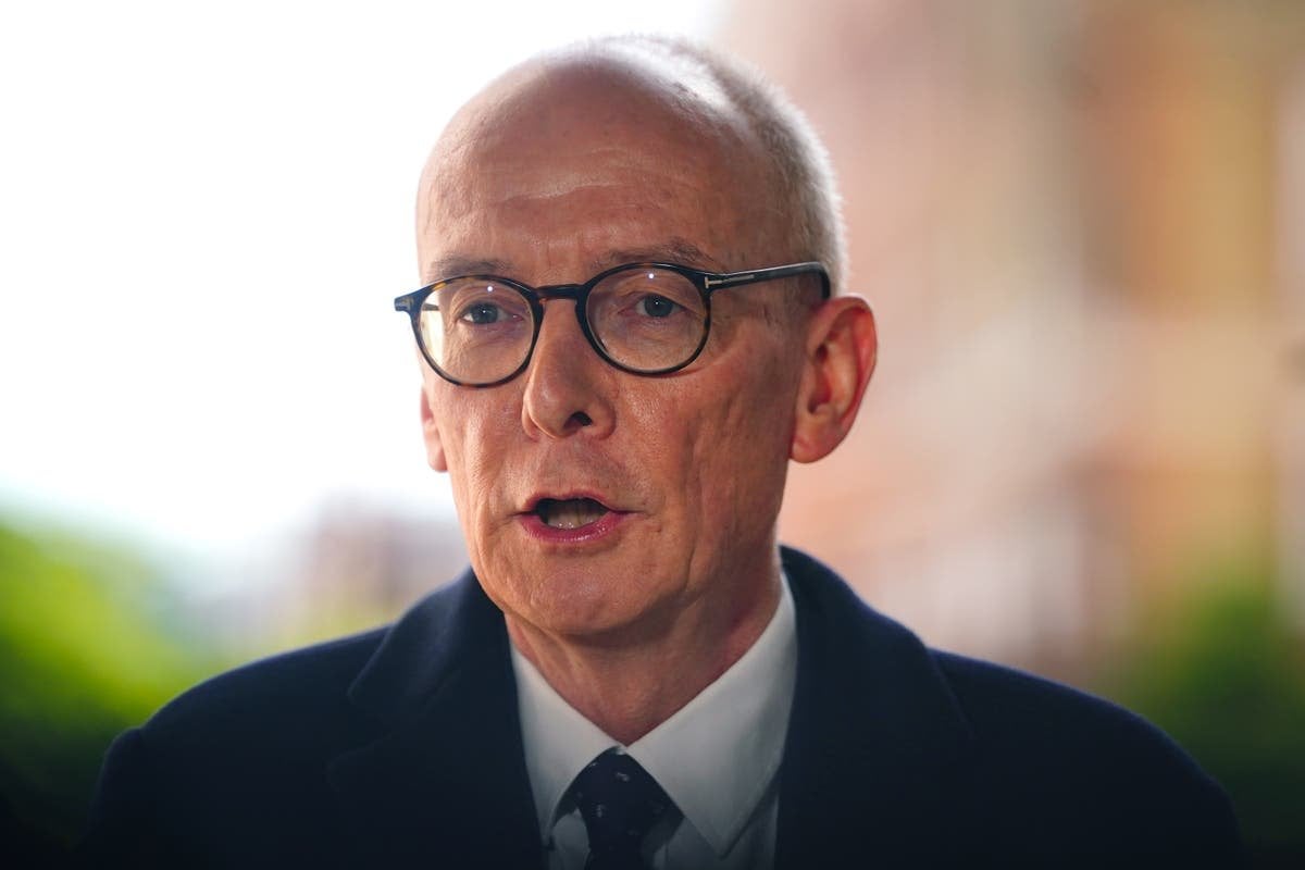 Minister vows ‘life on sickness benefits to end’ as Labour looks to prevent rebellion