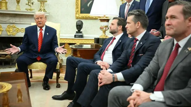 Donald Trump, JD Vance, Pete Hegseth y Mike Waltz