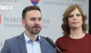 Hnutie Slovensko a strana Za ľudí kritizujú zmluvy rezortu vnútra na dve kampane