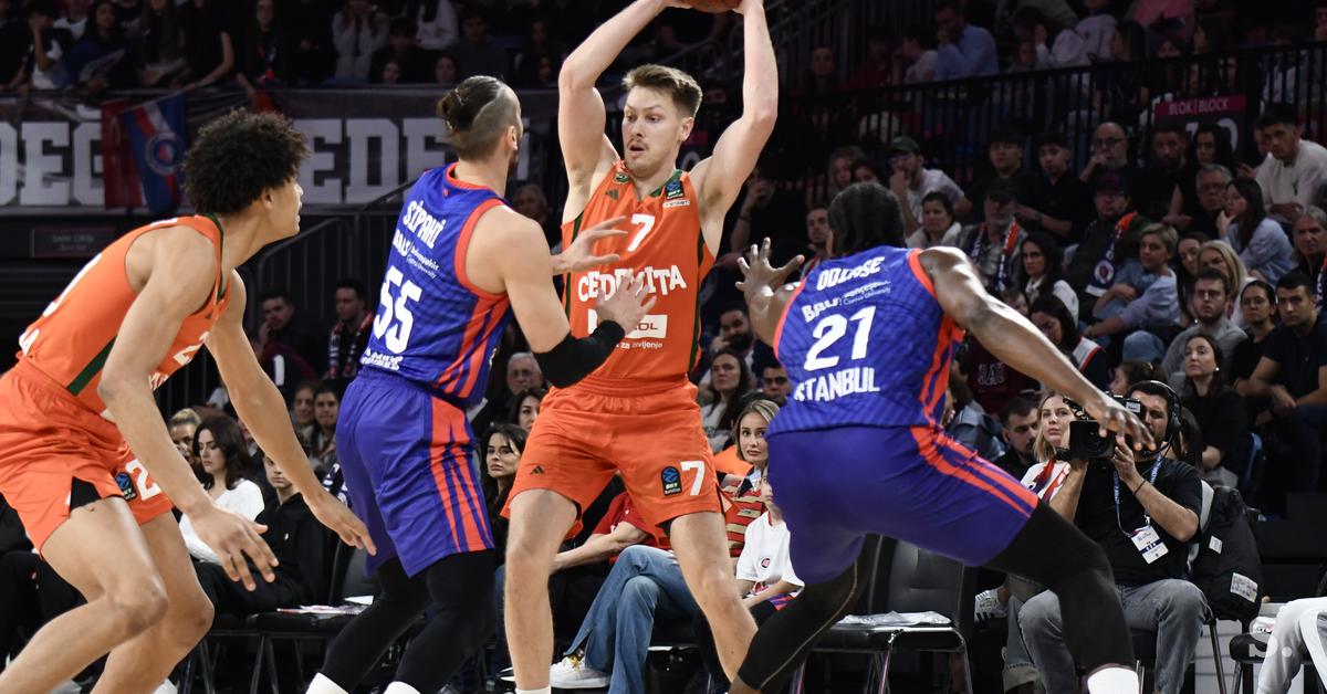 Cedevita Olimpija odlična v prvem polčasu, v polfinale pa Turki po preobratu