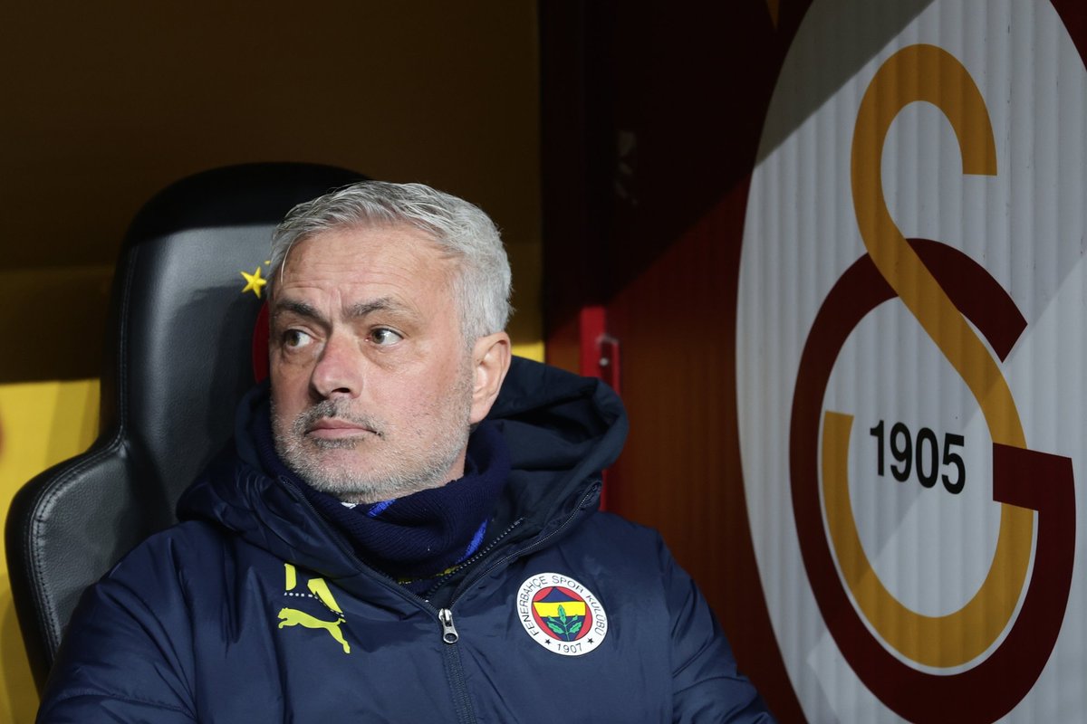Jose Mourinho kaebas Türgi tippklubi kohtusse