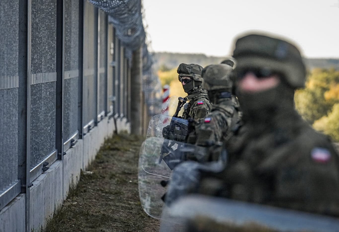 Poland Deploys 11 Thousand Soldiers on Border With Belarus