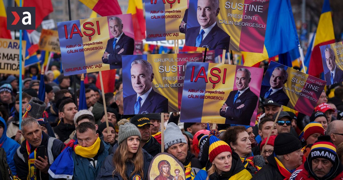 Na protivládnych protestoch v Rumunsku sa zúčastnili desaťtisíce ľudí