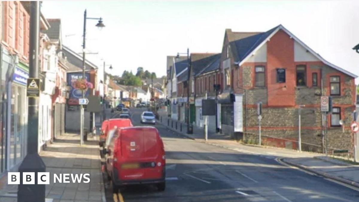 Blackwood: Eight men deny violence in barbers 'turf war'