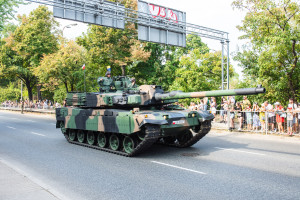 Stan wojenny w Korei może wpłynąć na polskie zakupy uzbrojenia. Dostawy czołgów K2 są zagrożone?