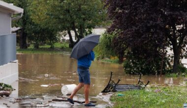Vreme: Od enajstih v veljavi drugo najvišje opozorilo