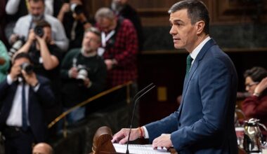 Spain faces a critical moment with a weak and corrupt government: elections now!