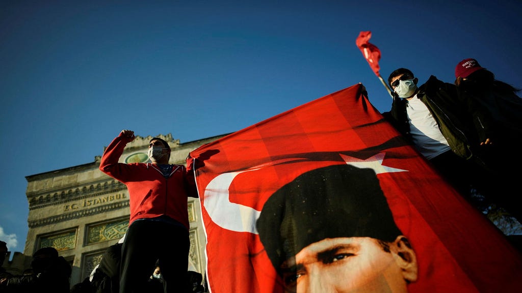 Tredje kvällen med stora protester i Istanbul