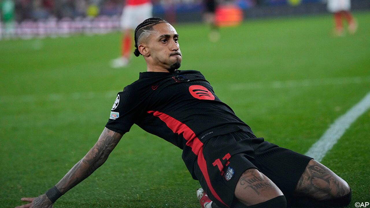 Tienkoppig Barça steelt zege in Benfica na goal van Raphinha