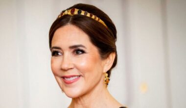 Queen Mary of Denmark wows royal fans with rarely seen crown jewels | Royal | News