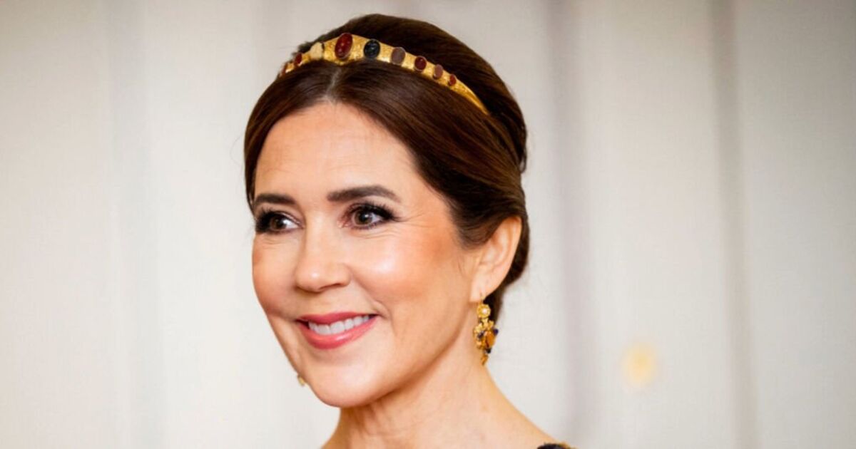 Queen Mary of Denmark wows royal fans with rarely seen crown jewels | Royal | News