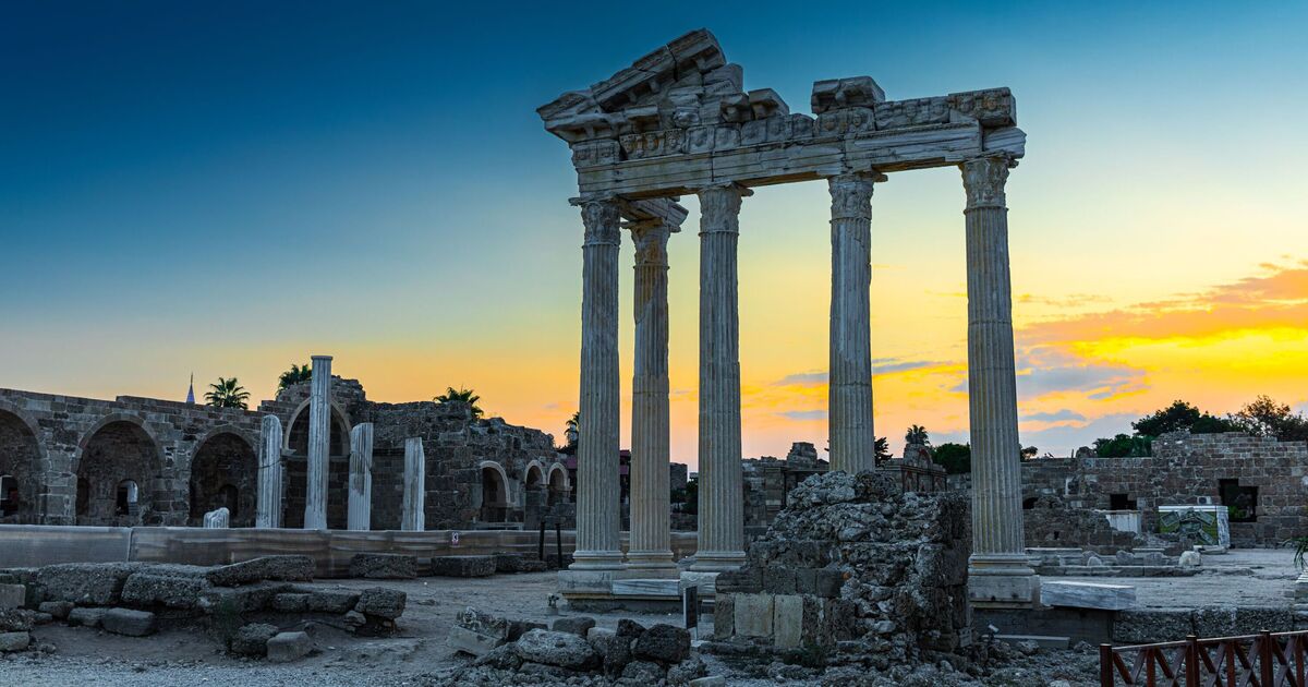 The unusual law that bans 1 common type of shoes in Greece | Travel News | Travel