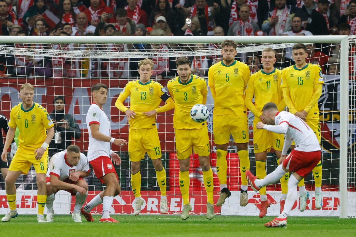 Per dešimt minučių nuo staigmenos Varšuvoje: kovingąją Lietuvos rinktinę parbloškė Lewandowskis