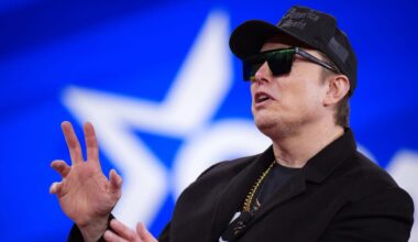Elon Musk Says There's 'Only a 20% Chance of Annihilation' With AI