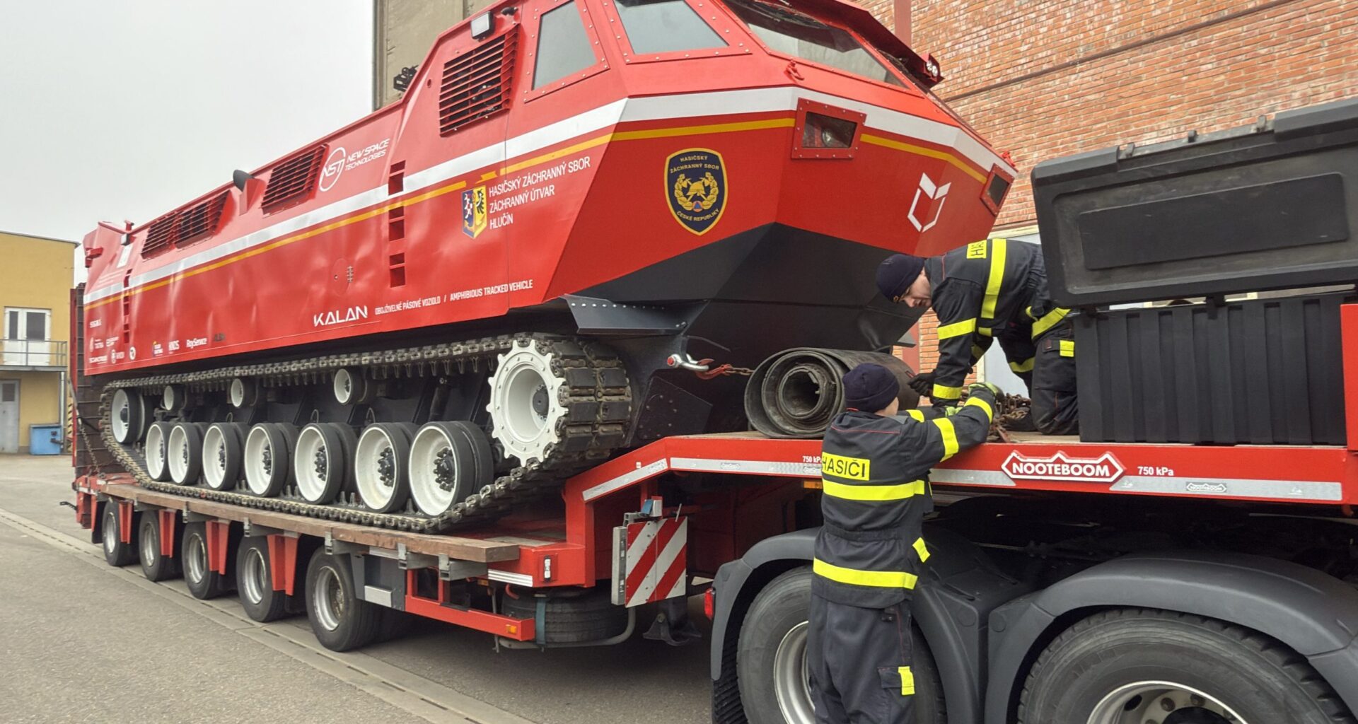Czech Republic Tests Replacement for Soviet-Era Amphibious Vehicle PTS
