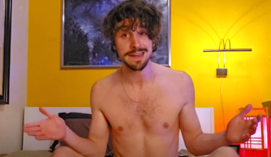 Kennedy Center Worker Gets Completely Naked To Ponder Whether To Stay Or Quit