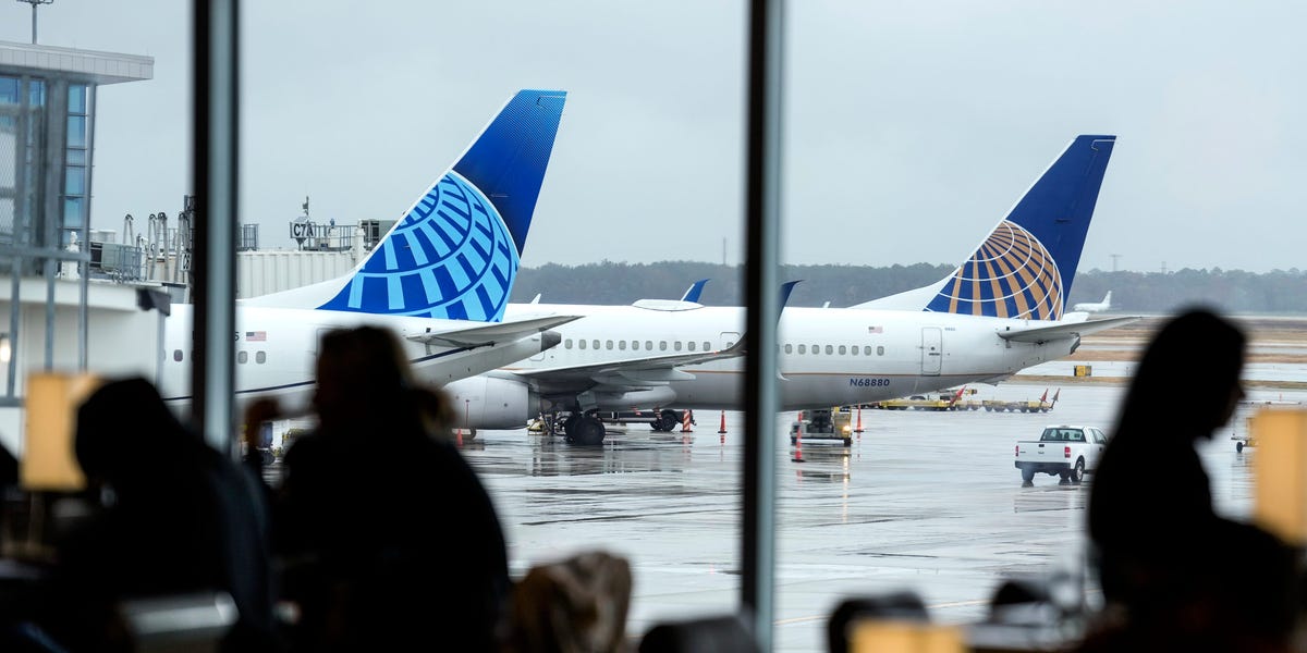 Flyer Says United Airlines Pilot Forced Him From Airplane Bathroom