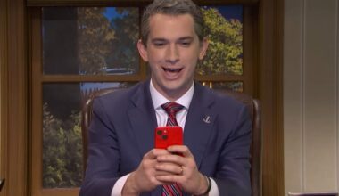 'SNL' Enters the Signal Chat, Parodies White House Security Leak