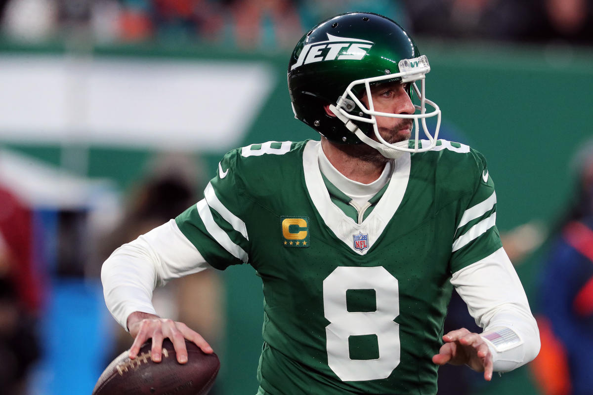 2025 NFL free agency tracker: Rumors, trades, offseason updates, Aaron Rodgers among players still available