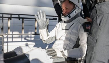 Astronautai grįžo į Žemę, tačiau kaip devyni mėnesiai kosmose paveikė jų kūnus?